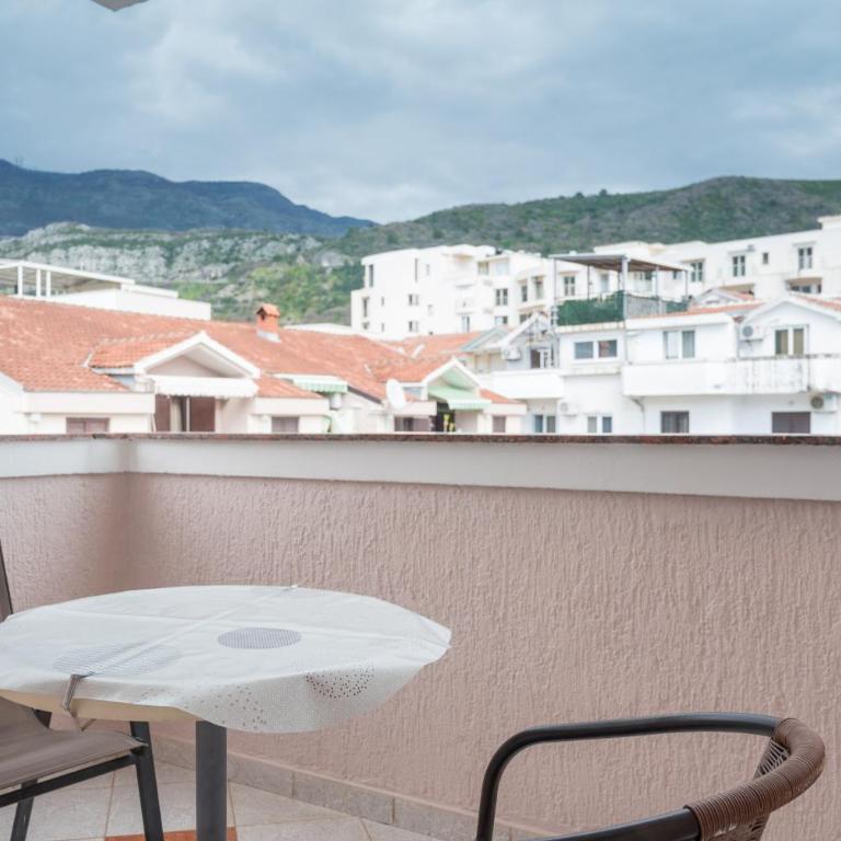 Garni Hotel MB - Velika Dvokrevetna Soba sa Bračnim Krevetom - 2
