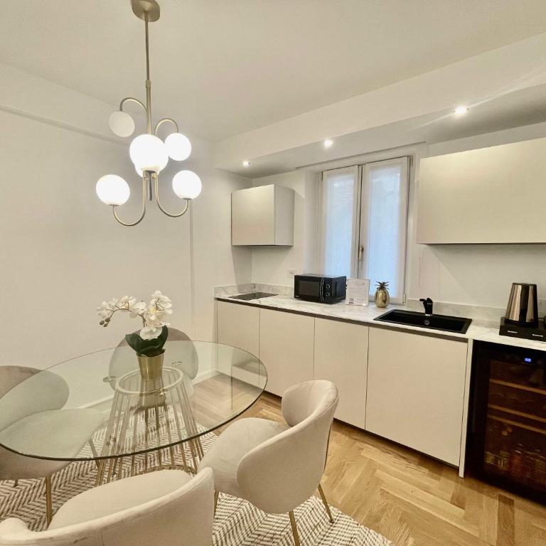 Bellagio Luxury Suites Apartments - Suite Queen - 17