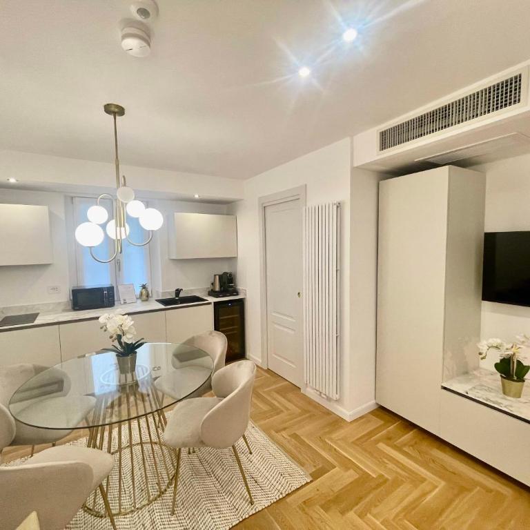 Bellagio Luxury Suites Apartments - Suite Queen - 25
