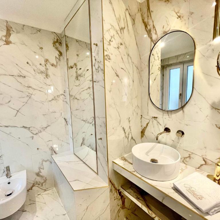 Bellagio Luxury Suites Apartments - Suite Queen - 40