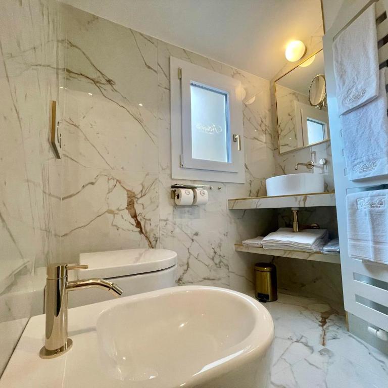 Bellagio Luxury Suites Apartments - Suite King - 19