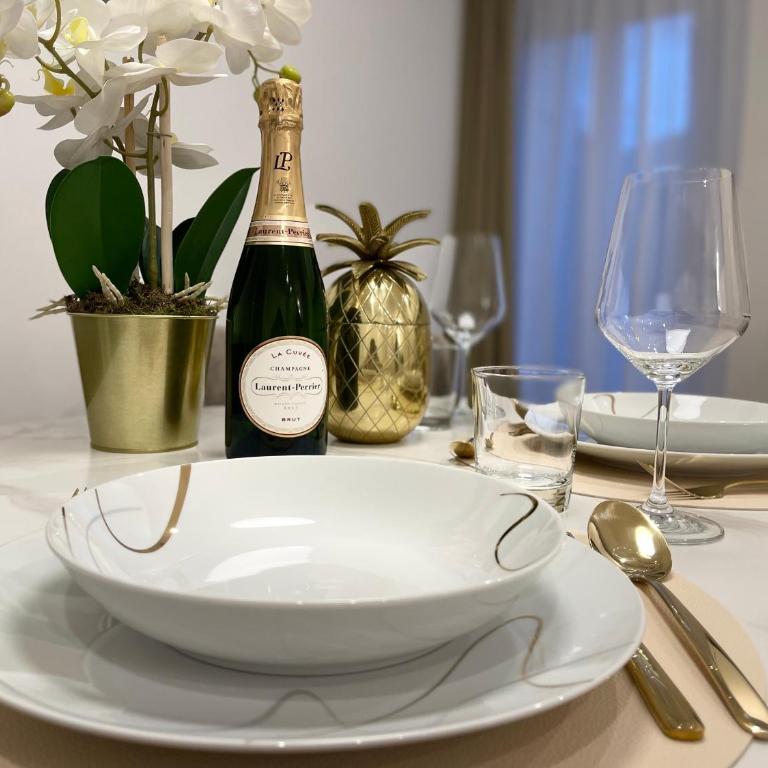 Bellagio Luxury Suites Apartments - Suite King - 41