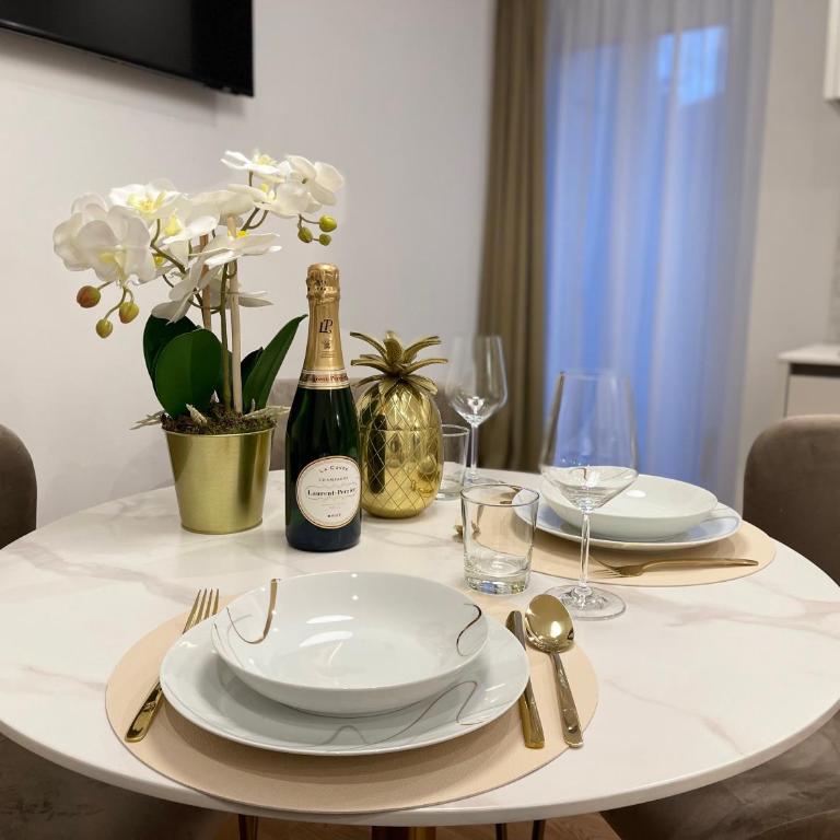 Bellagio Luxury Suites Apartments - Suite King - 42