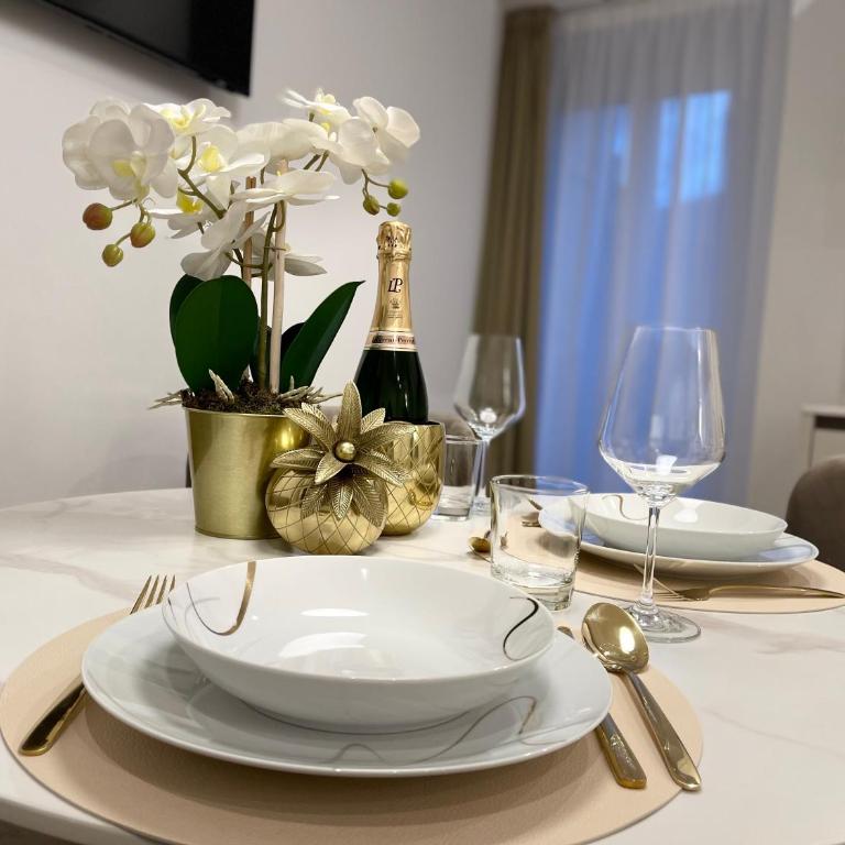 Bellagio Luxury Suites Apartments - Suite King - 40