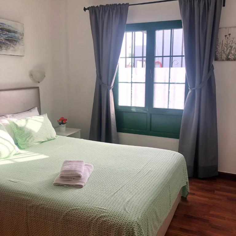 RELAX & POOL NEXT TO THE BEACH APT - One-Bedroom Apartment - 9
