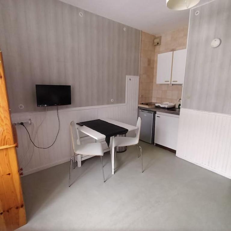 Studio idéalement situé à Ax les thermes - Apartamento de 1 dormitorio - 5