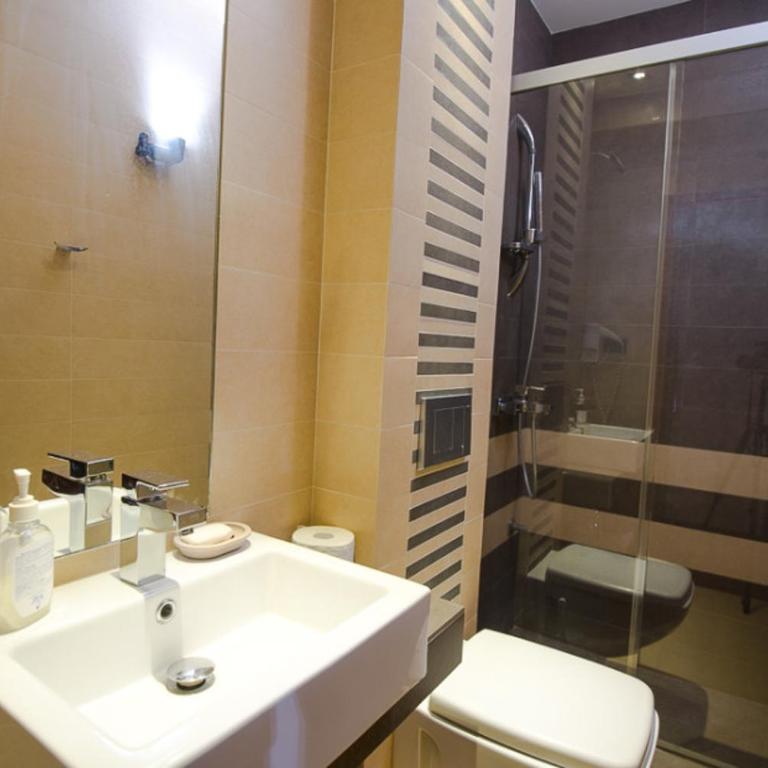 Vila Centar - Standardni Trokrevetni Studio - 9