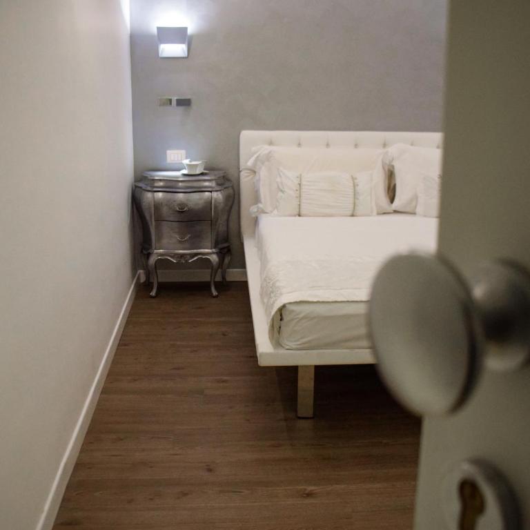 Navona Secret Stay Guest House - Camera Tripla Standard - 8