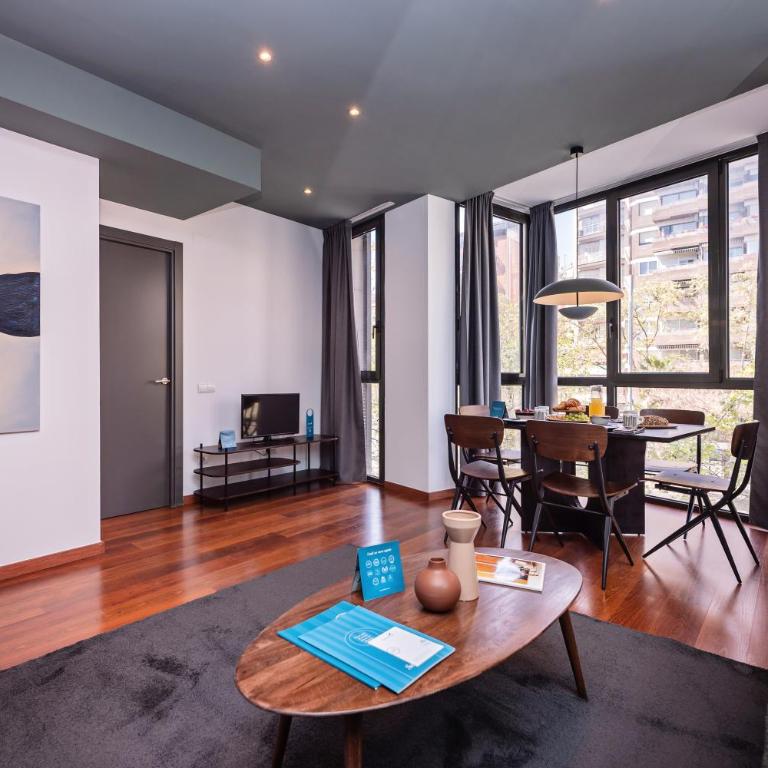 Sweett - Casa Roma - Three-Bedroom Apartment - 8