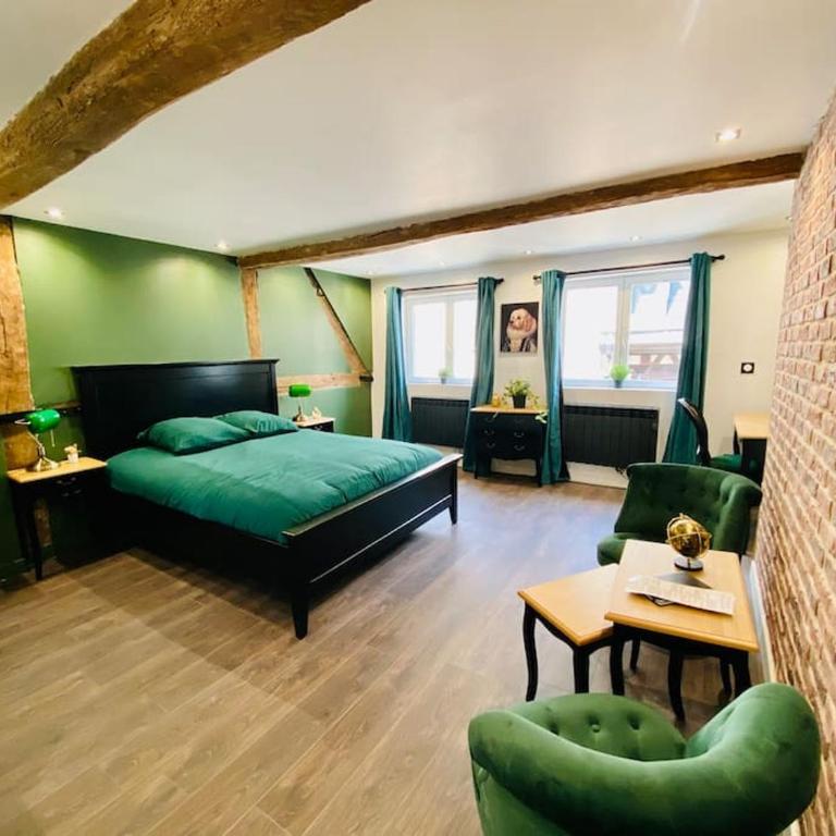 Le Victor Hugo - One-Bedroom Apartment - 3