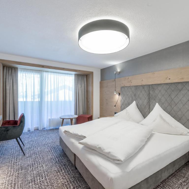 Hotel Grauer Bär - Einzelzimmer mit Balkon - 1