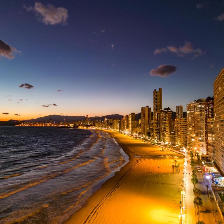 Beautiful 2 bedrooms Apartment in Benidorm Levante Beach - Apartamento de 2 dormitorios - 13