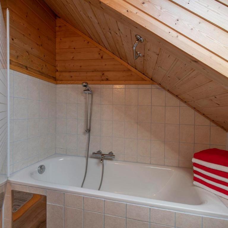 Haus Monika Silvrettablick - Apartment mit 2 Schlafzimmern und Badezimmer - 5