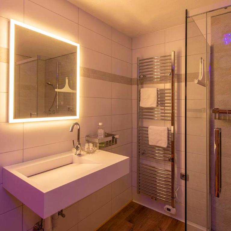 Haus Monika Silvrettablick - Apartment mit 2 Schlafzimmern und Badezimmer - 10