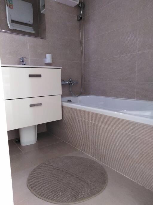 Les Delphes, Très beau 2P proche mer et Monaco - Appartement 1 Chambre - 7