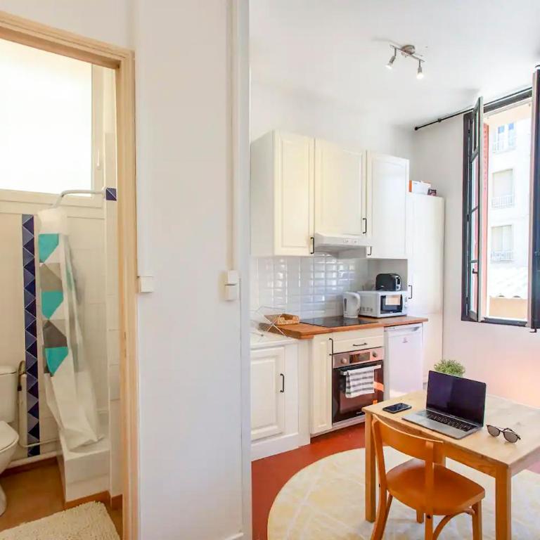 #1 Toulon CENTRE AU CALME, LUMINEUX, STATIONNEMENT FACILE - Chambre Double - 17
