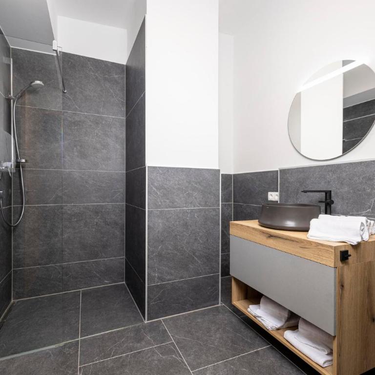 Apartments Austria - Deluxe Apartment mit Dusche - 11