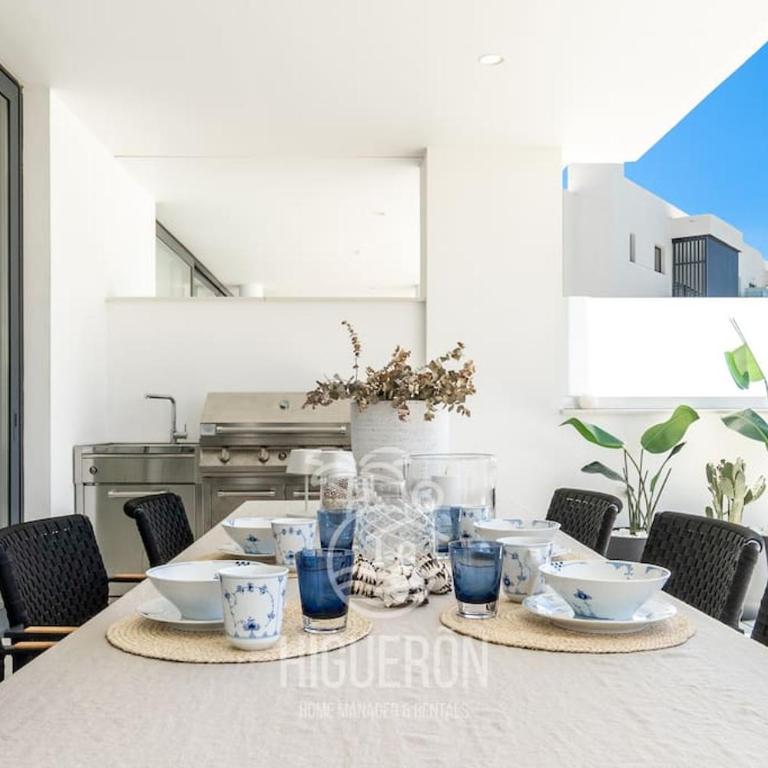 HigueronRentals Mikero - Two-Bedroom Apartment - 38