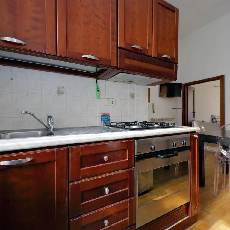 Vatican Spacious Modì Apartment - Three-Bedroom Apartment - 45