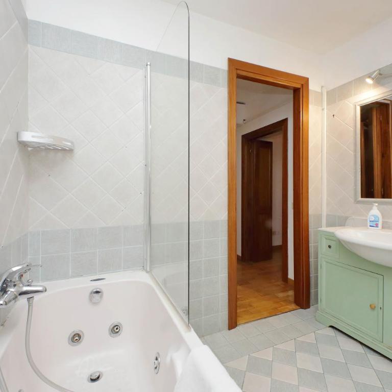 Vatican Spacious Modì Apartment - Three-Bedroom Apartment - 18