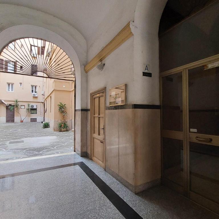 Vatican Spacious Modì Apartment - Three-Bedroom Apartment - 55