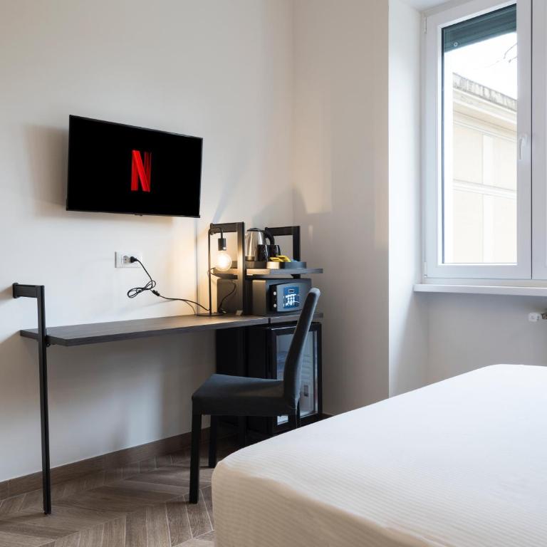 Savoia Rooms Roma - Chambre Lit King-Size avec Douche Accessible en Fauteuil Roulant - Adaptée aux Personnes à Mobilité Réduite - 3