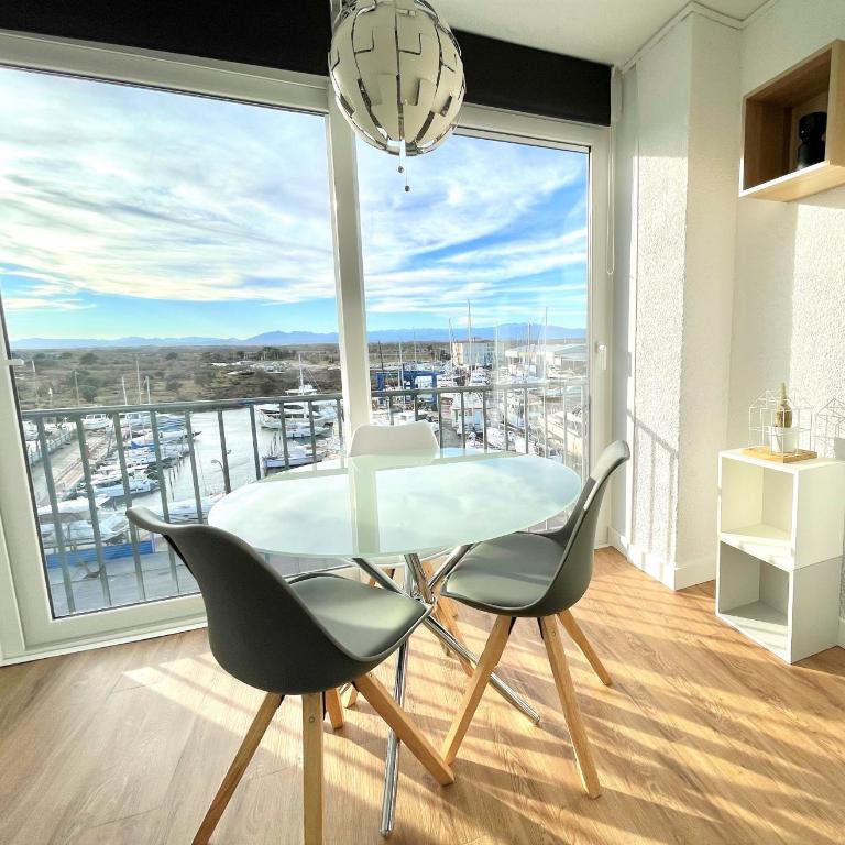 Holidays Penthouse vues panoramiques sur le Port naval,un séjour élégant assuré " Wifi Pàrquing gratuït - Studio Apartment - 2
