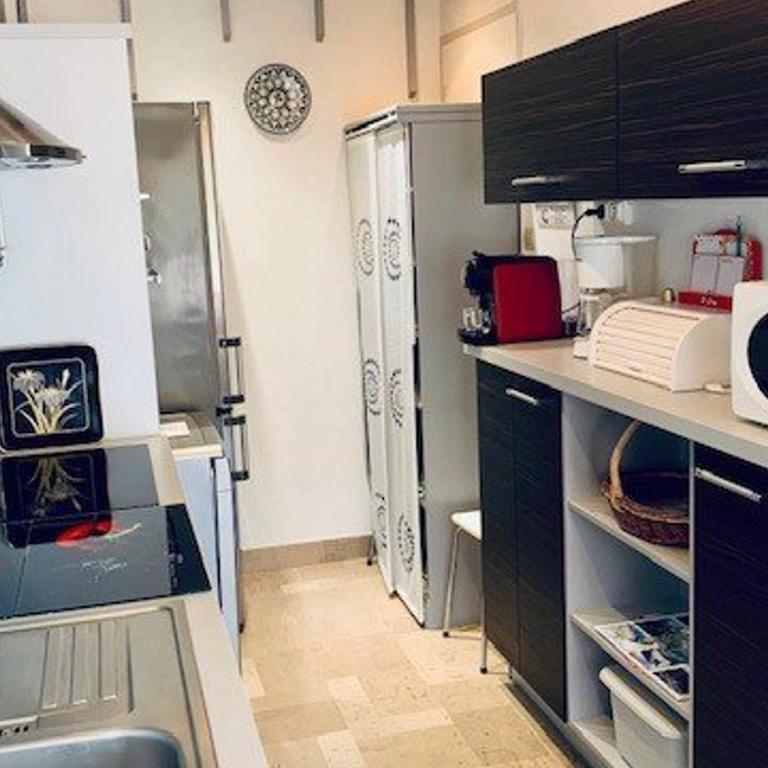 Charmant F2 avec terrasse, parking, et WiFi - à 600m des thermes d'Amélie-les-Bains - Apartment mit 1 Schlafzimmer - 3