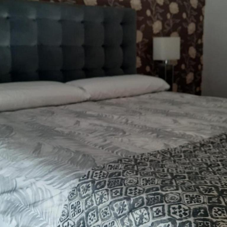 Confort & Familiar Tarragona - Habitación Doble Deluxe - 4