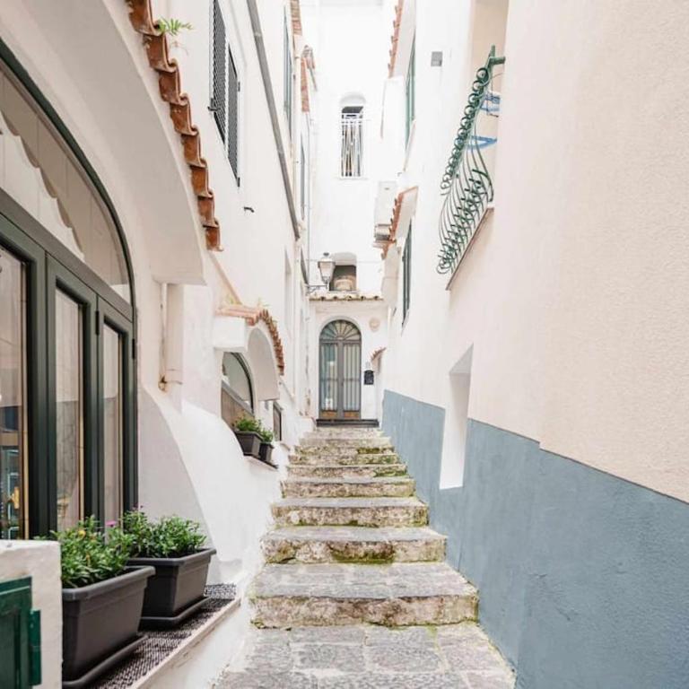 White Amalfi - Centro Storico by ItalianHost - Appartamento con 2 Camere da Letto - 16