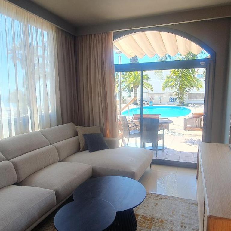 Miami Mar - Boutique Hotel & Restaurante - Habitación Deluxe con terraza, vistas al mar y acceso a la piscina - 1 cama extragrande - 6