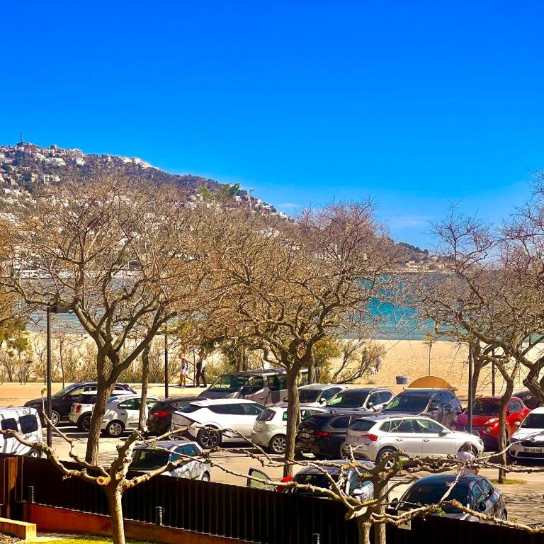 Beautiful apartment 75m2 with view at the beach, pool, parking - Apartamento de 2 dormitorios - 14