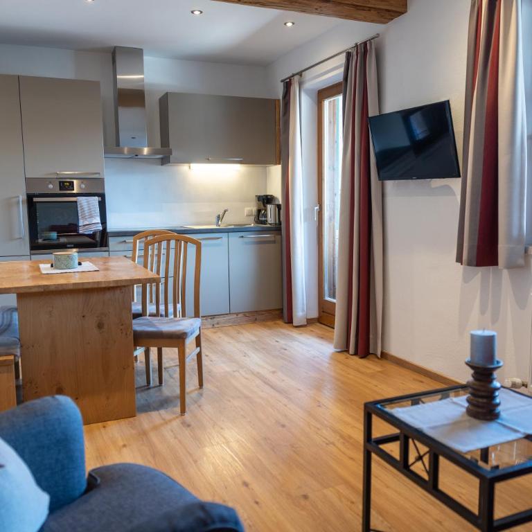 Ferienhaus Helmuth Oberreiter - Apartment mit Balkon - 1