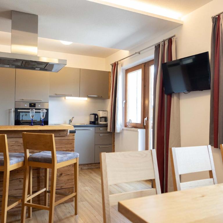 Ferienhaus Helmuth Oberreiter - Apartment mit Balkon - 1
