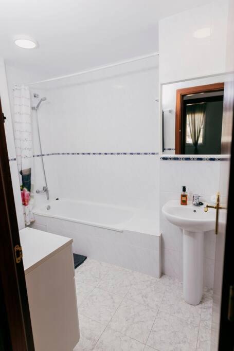 2 Bedroom Apartment Lloret de Mar Terrace & Pool - Apartamento de 2 dormitorios - 6