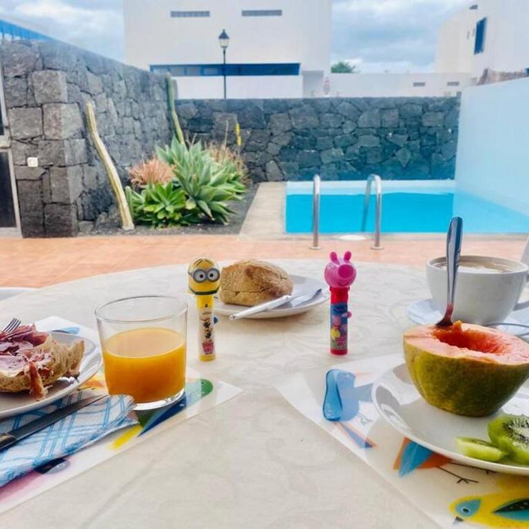 Casa en Playa Blanca con piscina privada y cerca de Marina Rubicón - Casa de 2 dormitorios - 1