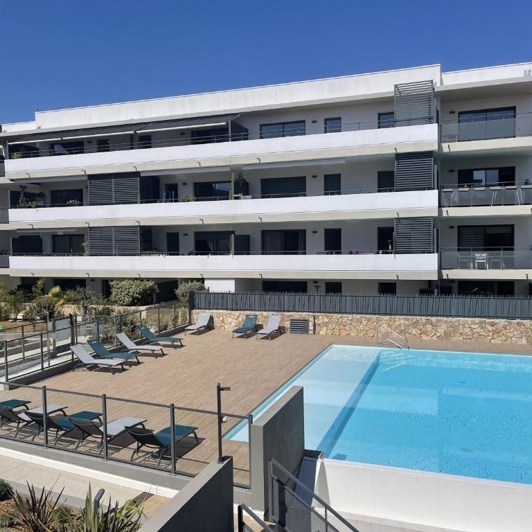 Très bel appartement dans résidence avec piscine à 5min des plages de Villeneuve Loubet. - Appartement 1 Chambre - 1