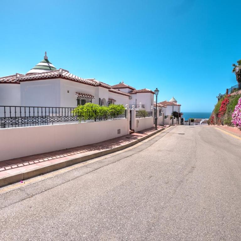 Amazing villa with magical view and pool in Nerja - Villa de 3 dormitorios - 5