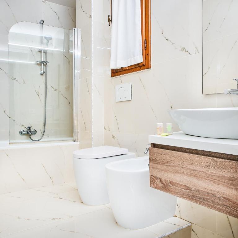 Firenze Rooms Cathedral B&B - Classic Quadruple Room - 6