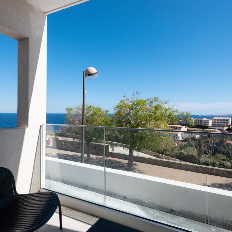 Hotel Revellata & Spa - Small - Double Room - Balcony with Sea/ Pool View - 2
