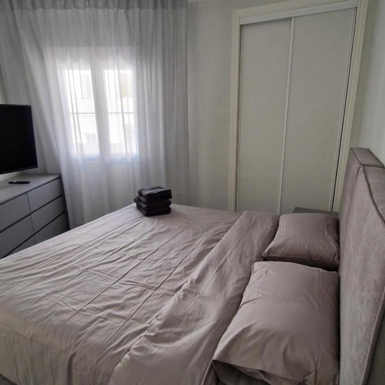 Marbella Real - Two-Bedroom Apartment - 12
