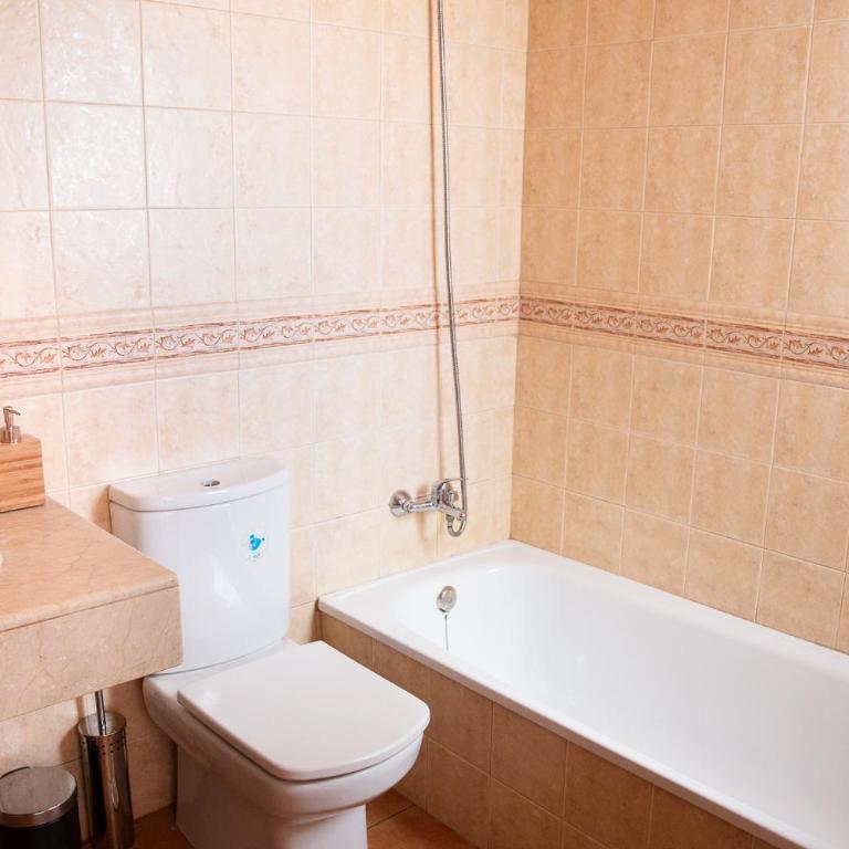 SURF DREAM Surfhouse - Habitación Doble Deluxe con bañera - 6