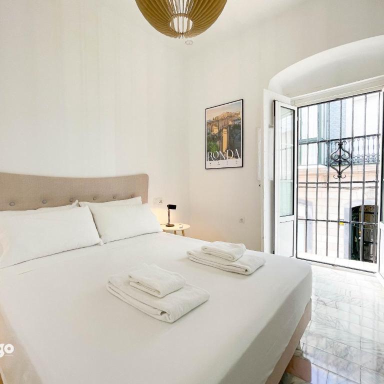Casa Cristóbal Colón habitaciones con vistas a Semana Santa y Fiestas - Habitación Deluxe con cama extragrande - 1