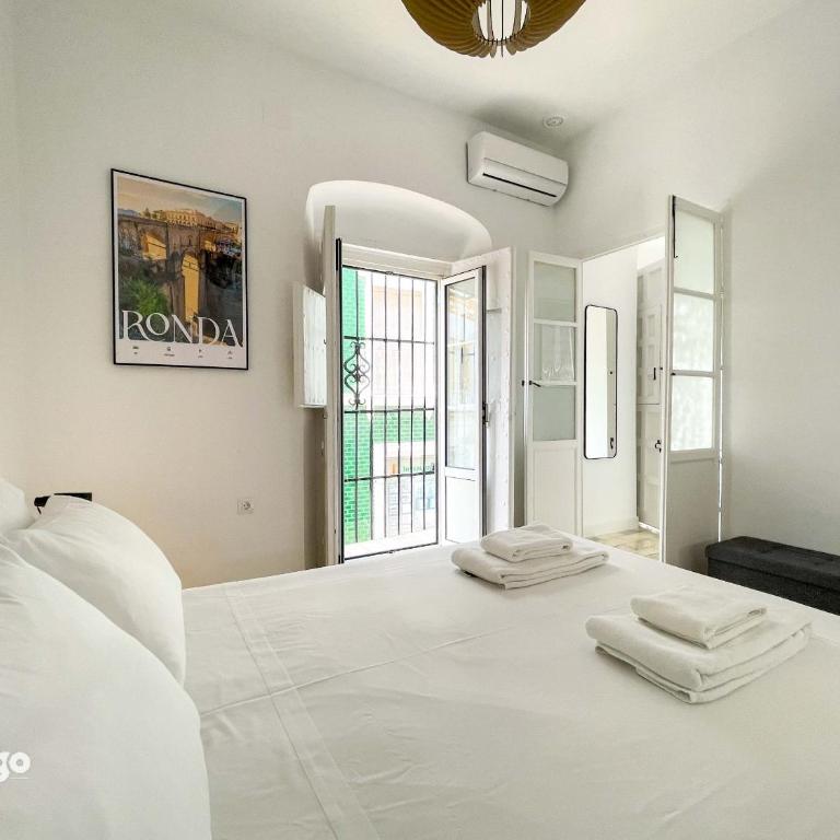Casa Cristóbal Colón habitaciones con vistas a Semana Santa y Fiestas - Habitación Deluxe con cama extragrande - 2