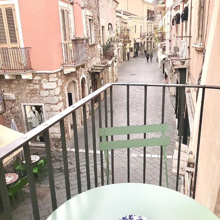 Melina Central Apartment Taormina - Appartamento con 2 Camere da Letto - 17