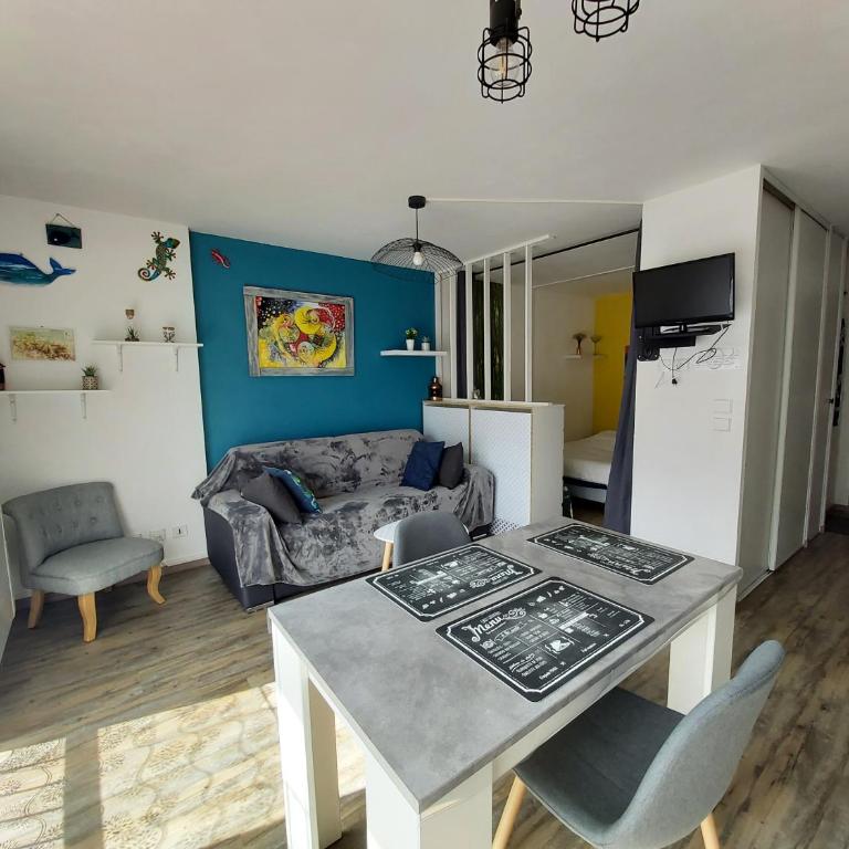 Appartement 2pers, superbe vue montagne, exposé sud, Résidence très calme, parking, 5mns à pied du centre - Appartement 1 Chambre - 5