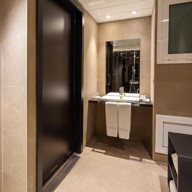 Hotel Derby - Deluxe Triple Room - 4