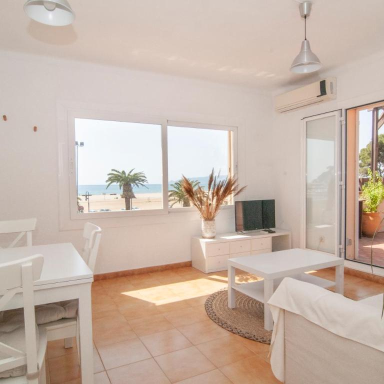 Seafront L'Estartit Roof - Two-Bedroom Apartment - 10
