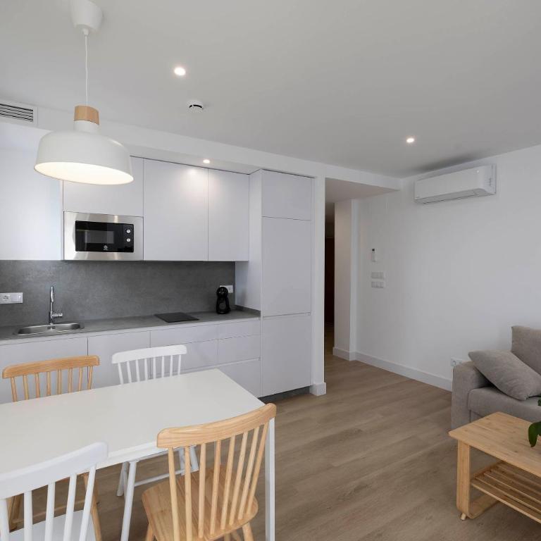Apartamentos Rotilio - Apartamento con balcón - 3
