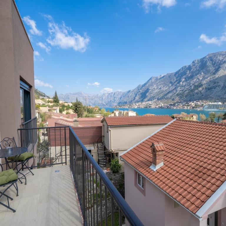 Marea DeLuxe Apartments - Apartment with Balcony - 8